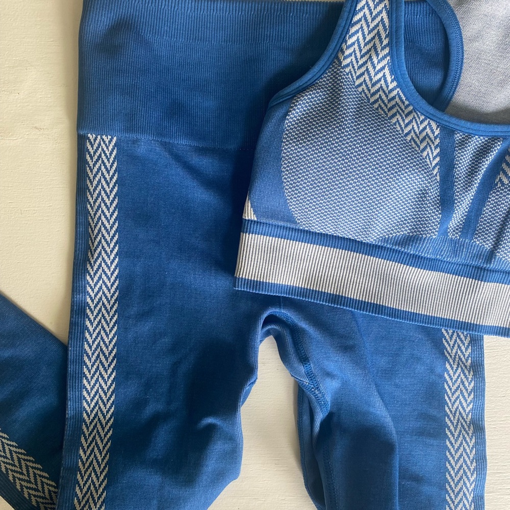 Blue Chevron Fabletics Set - Picture 4 of 4